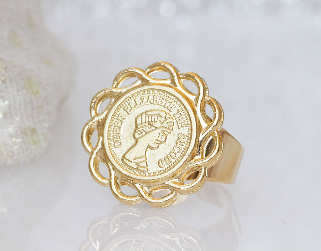 Anand Jewellers - Beautiful Gold Coin Ring Made of 24KT Gold Weighting 8.22  Grams (0.704 Tola) costing Rs.41028/- according to today's Gold Price Of  Rs.48500/- Per Tola... | Facebook